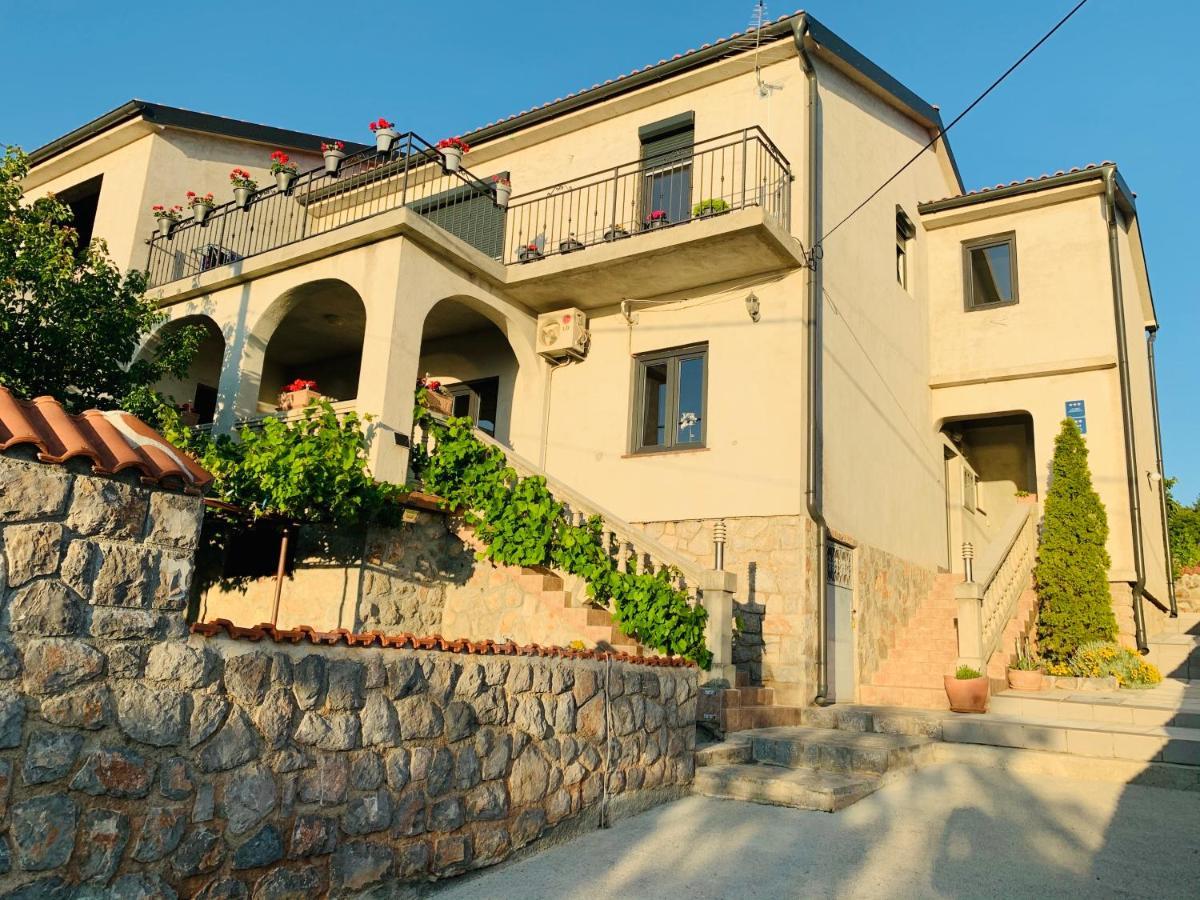 Apartments Maro