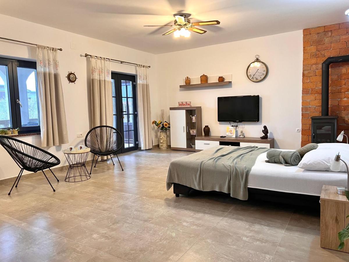Apartments Maro Senj (Lika-Senj)